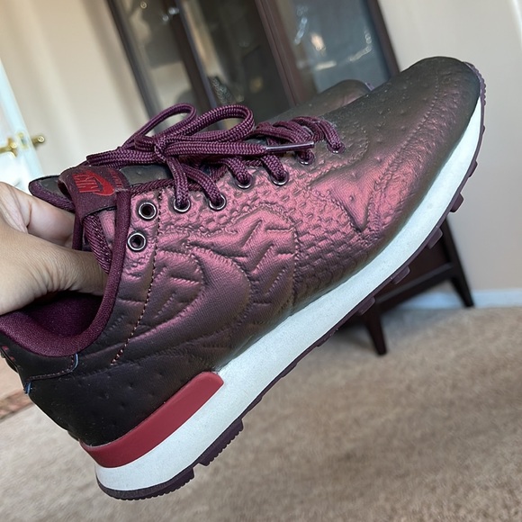 Authentic Nike Internationalist JCRD WNTR Women’s Running Shoes - Picture 11 of 12